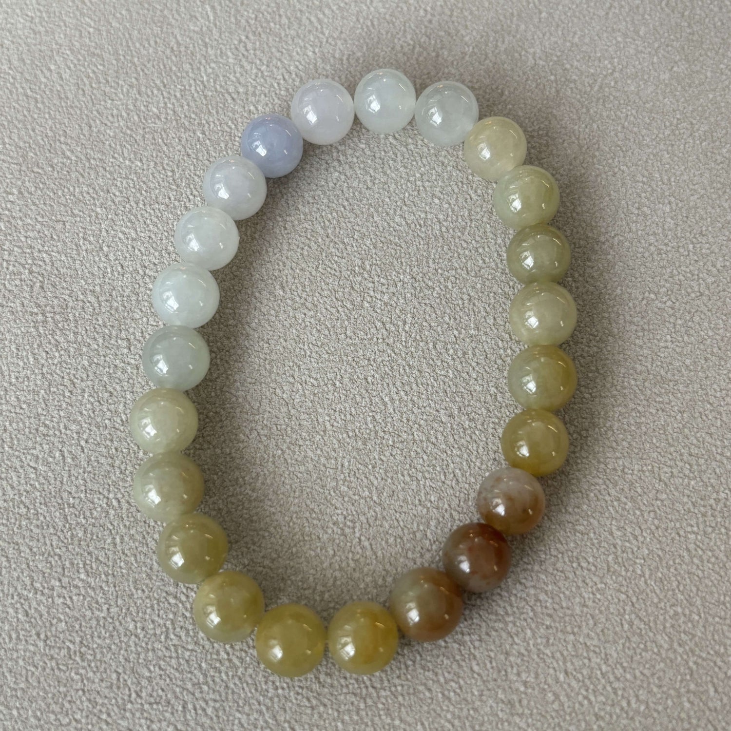 A gradient jade bracelet